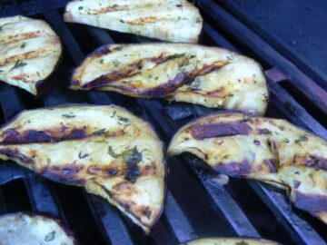 Grilled eggplant on the grill.