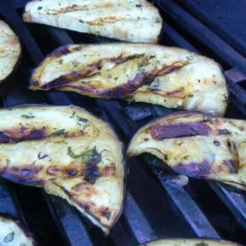 Grilled eggplant on the grill.